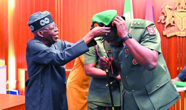 Oluyede Officially Becomes 24th COAS Images 8