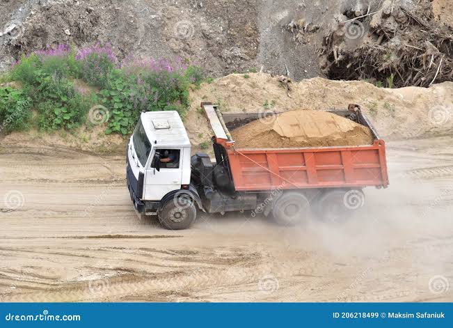 Ọ̀yọ́ Gov't Intensifies Fight Against Illegal Activities On Circular Road Images 4