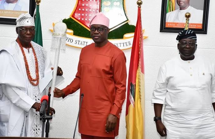 Governor Mákindé Crowns Adégbọlá As Elérùwà June 28 Images