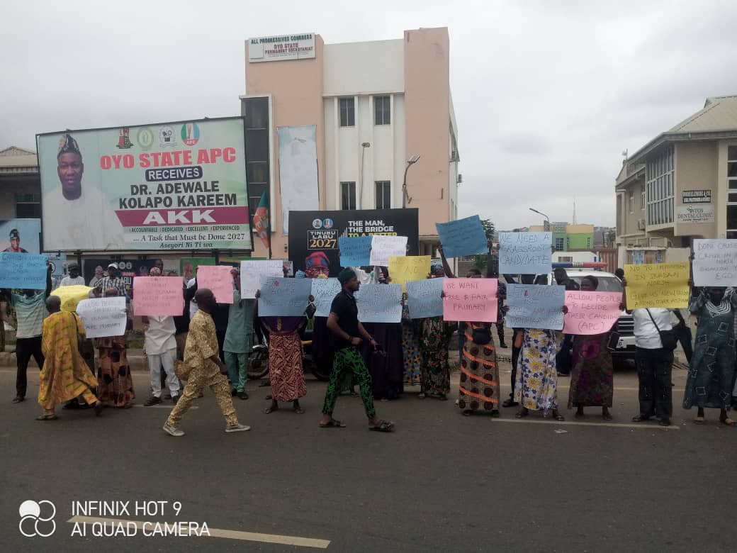 Protest Rocks APC Secretariat Over Delay In Ibadan North Bye-election IMG 20250725 WA0040