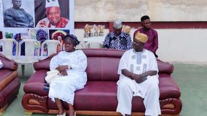 Ìfi Àmì Ẹ̀yẹ Fún Ni Ti Di Ọ̀nà Ìkówójọ - OYASI Korò Ojú Síi IMG 20260121 WA0025 300x169