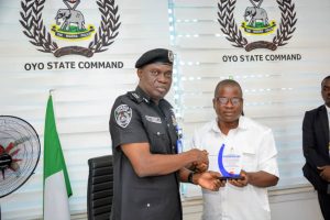 Iléeṣẹ́ Ọlọ́pàá Ìpínlẹ̀ Ọ̀yọ́ Ṣèlérí Ètò Ààbò Lákòókò Ètò Ìdìbò Ìbílẹ̀ img 20260428 wa0001